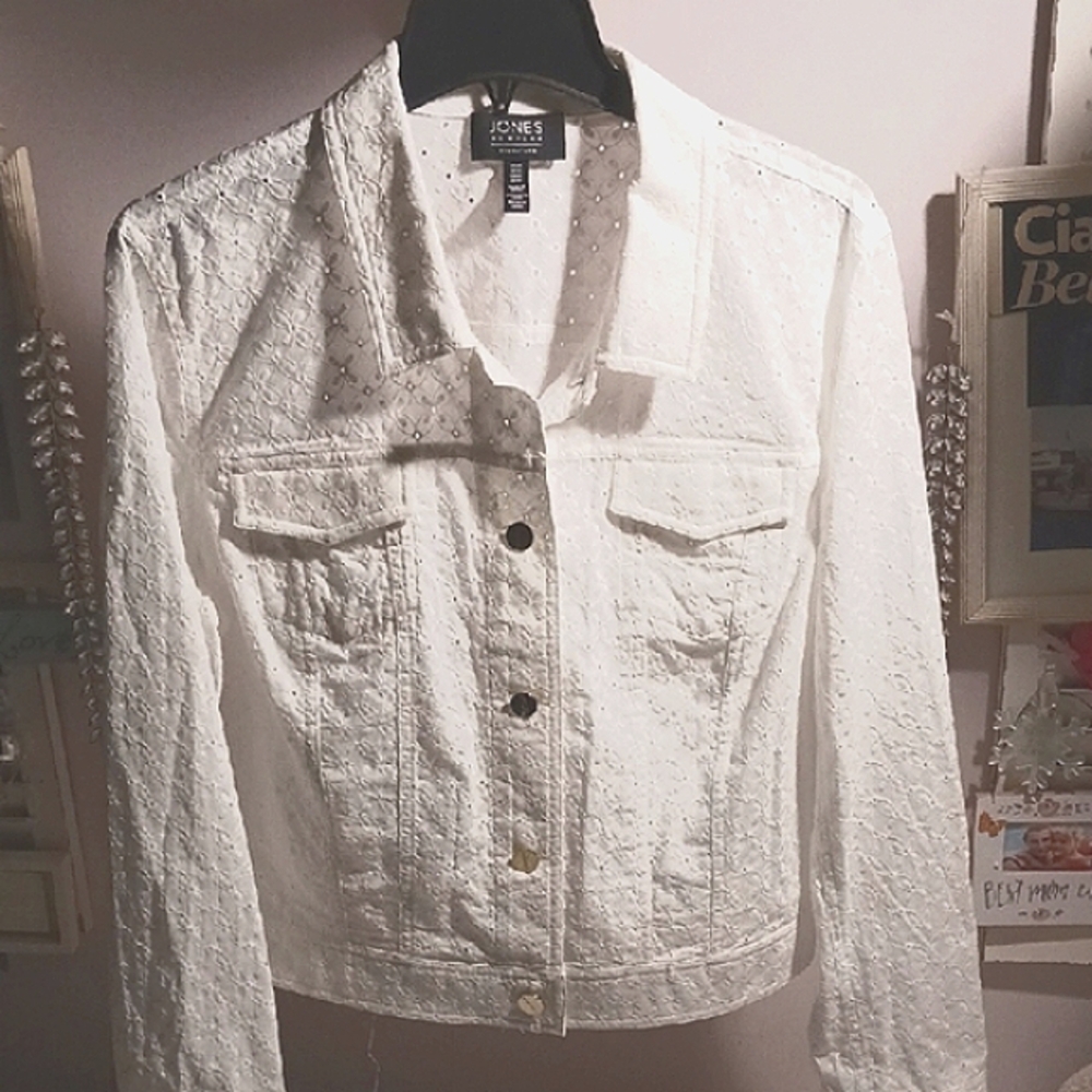 Stunning! ⚜️Jones New York White Eyelet Textured Cotton Jacket ⚜️